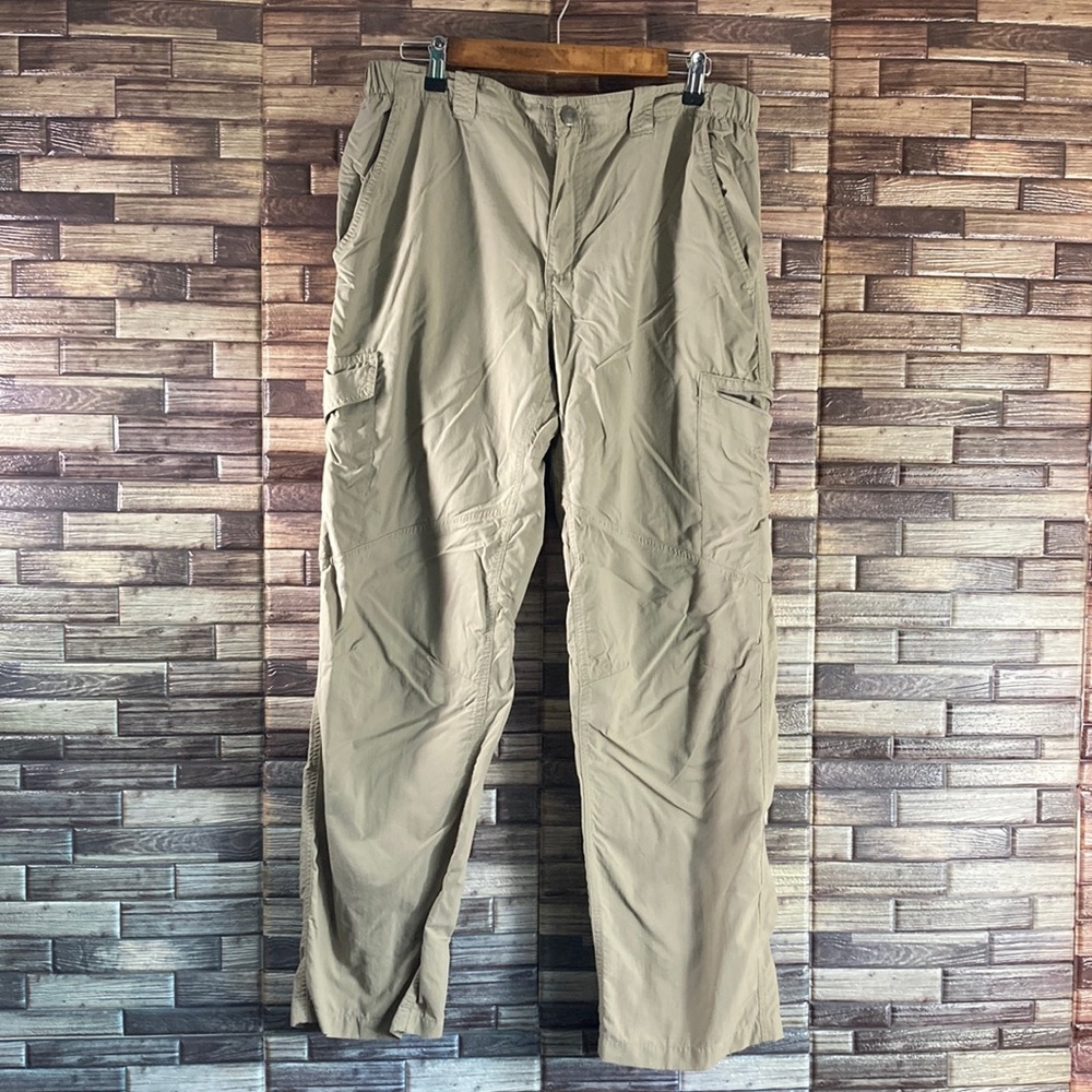 EUC Men's Columbia Sportswear Omni ShadeTan Cargo Pants Size 36